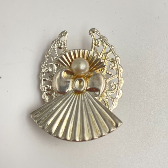 Vintage 90s AOL Silver Tone Faux Pearl Filigree Wings Angel Brooch Pin Jewelry